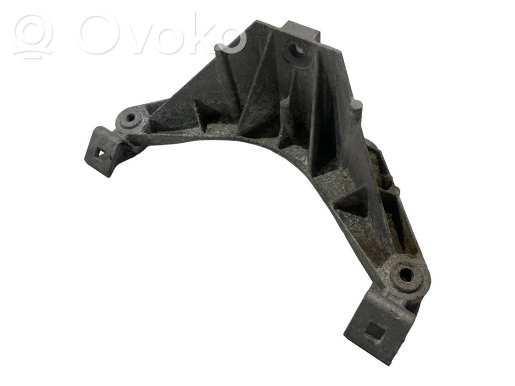 Transmission mounting bracket