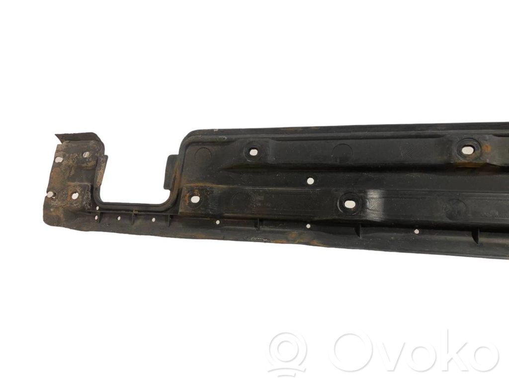 Side underbody protection