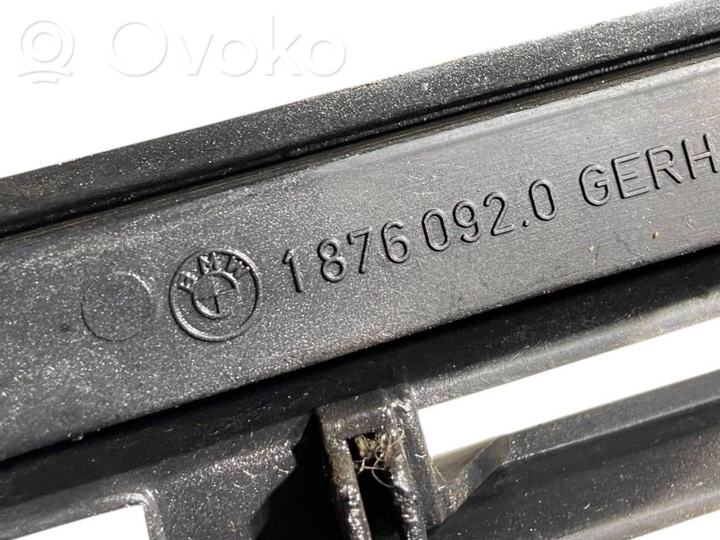 Priekšējā luktura dekoratīvā apdare
