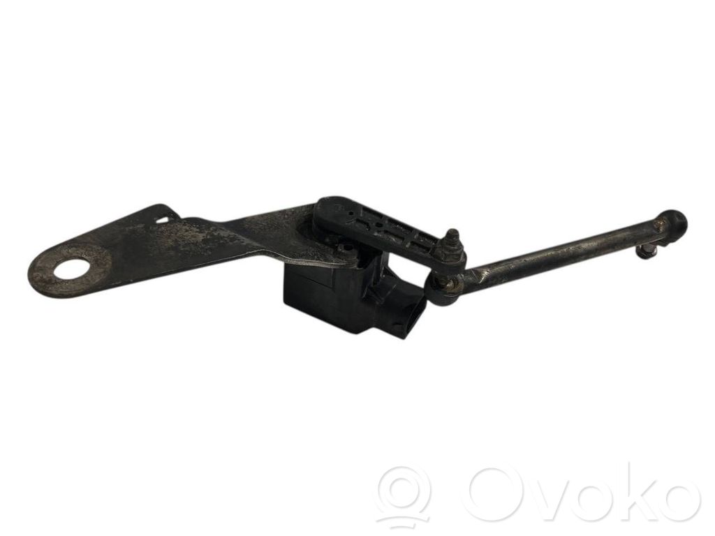 Augstuma sensors (priekšējo lukturu)