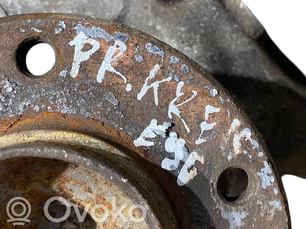 Priekšējā riteņa rumbas vārpstas šarnīrs (stupica, capfa)