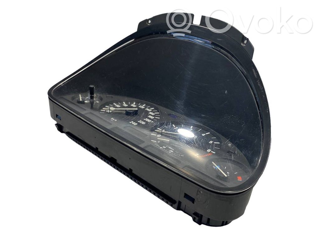 Speedometer (in the instrument panel)