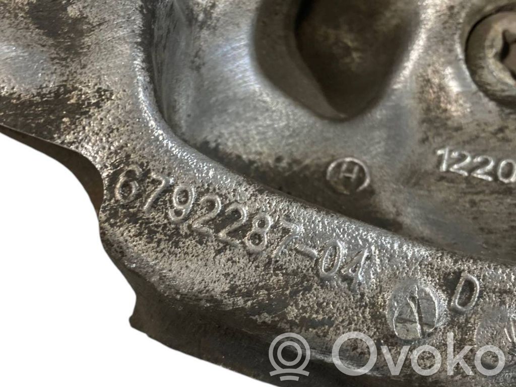 Priekšējā riteņa rumbas vārpstas šarnīrs (stupica, capfa)