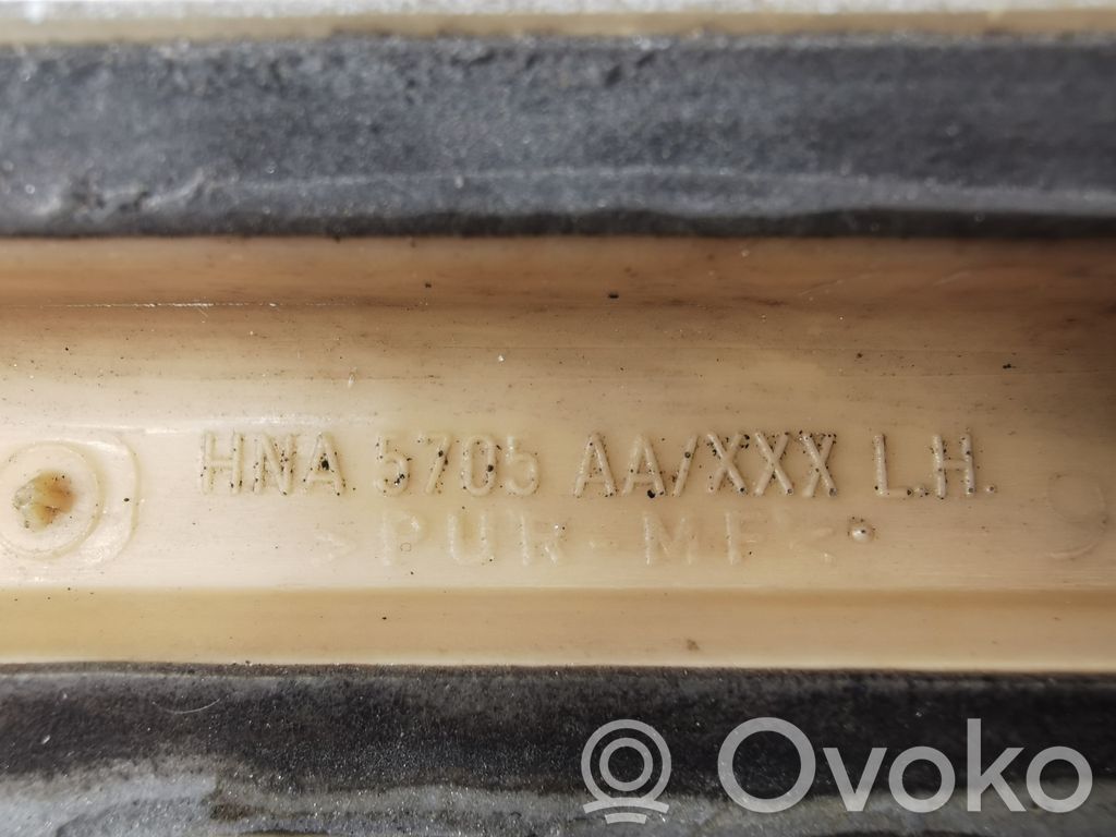 Spārna dekoratīvā apdare (moldings)