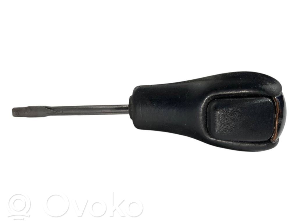 Ātrumu pārslēgšanas sviras dekoratīvā apdare (āda, uzgalis)