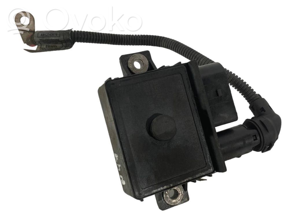 Glow plug relay