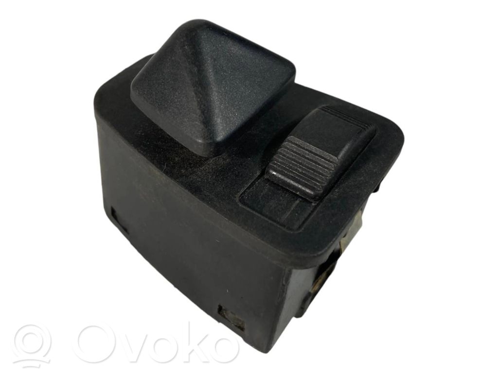 Side mirror switch