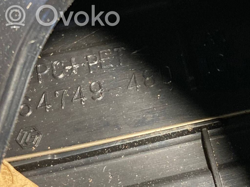 Bagāžnieka sliekšņa dekoratīvā apdare
