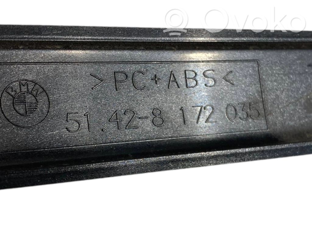 Aizmugurē durvju dekoratīvā apdare (moldings)