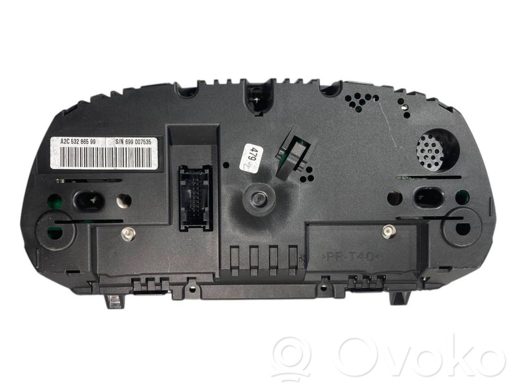 Speedometer (in the instrument panel)