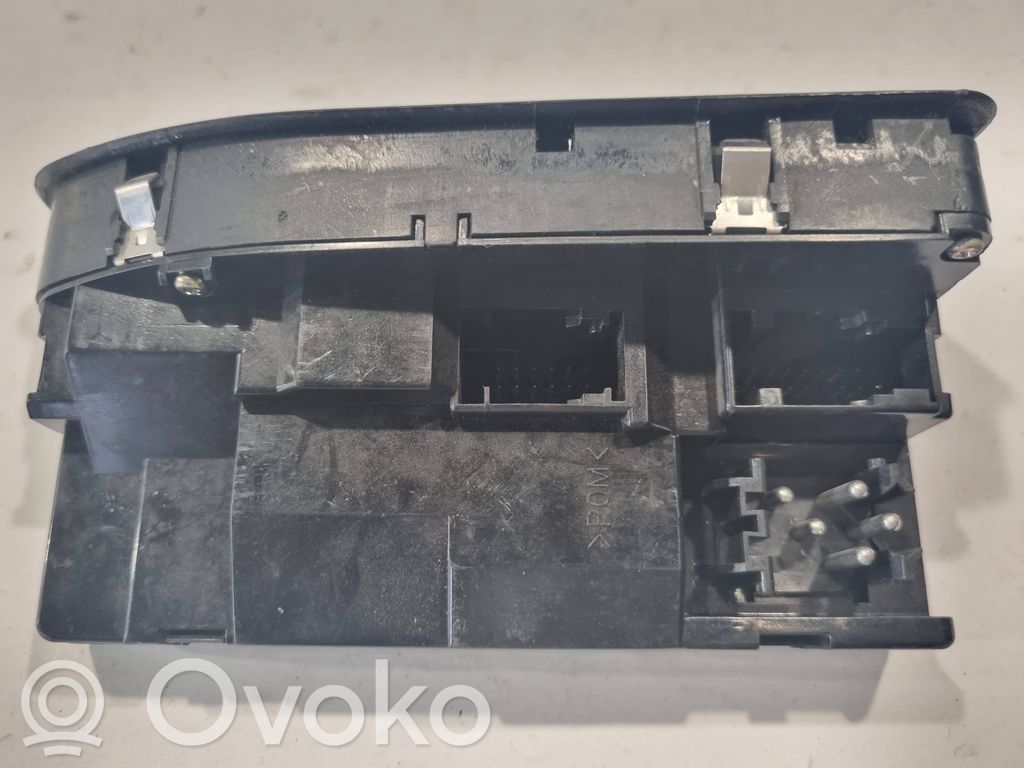 Power window switch