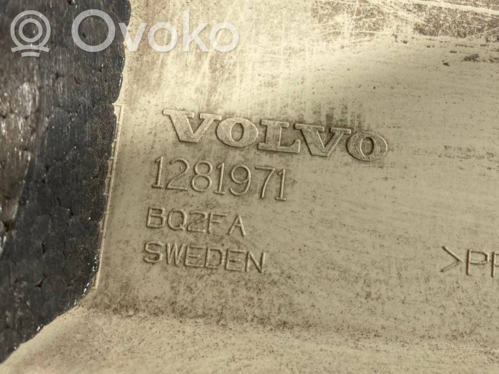 Stūres ass dekoratīvā apdare