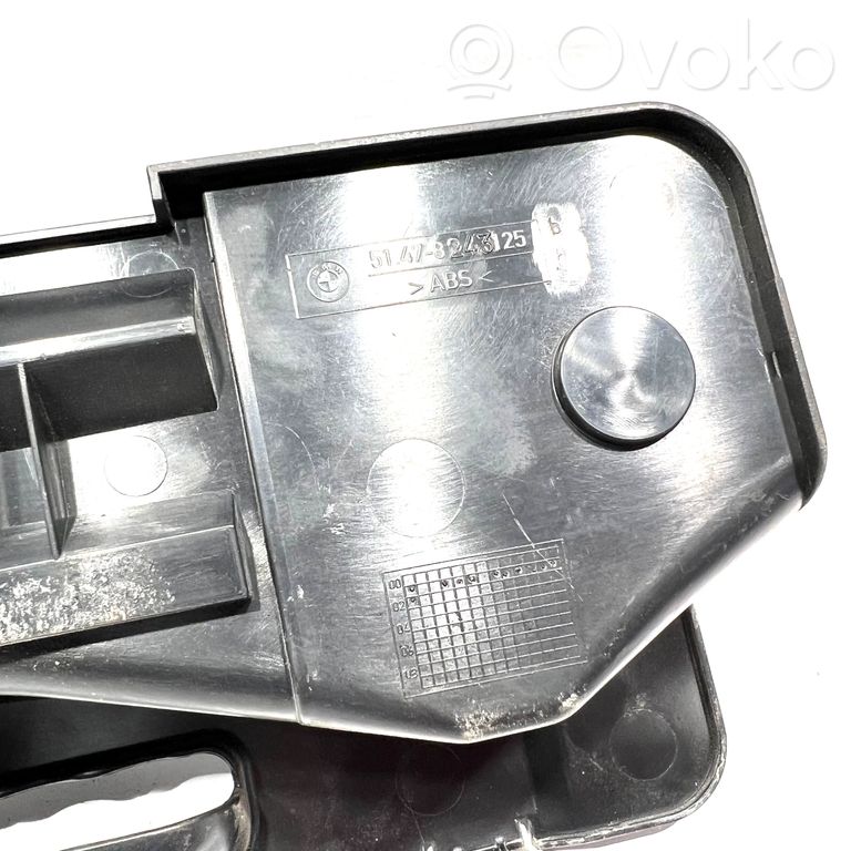 Cita veida dzinēja nodalījuma detaļa