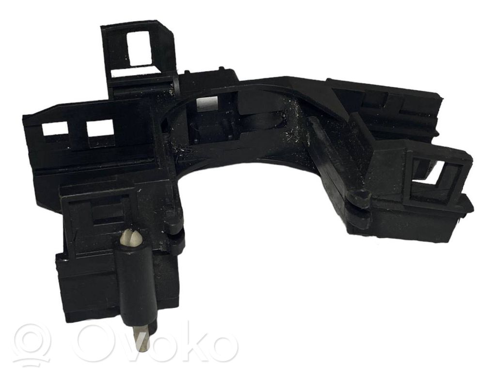 Steering axle trim