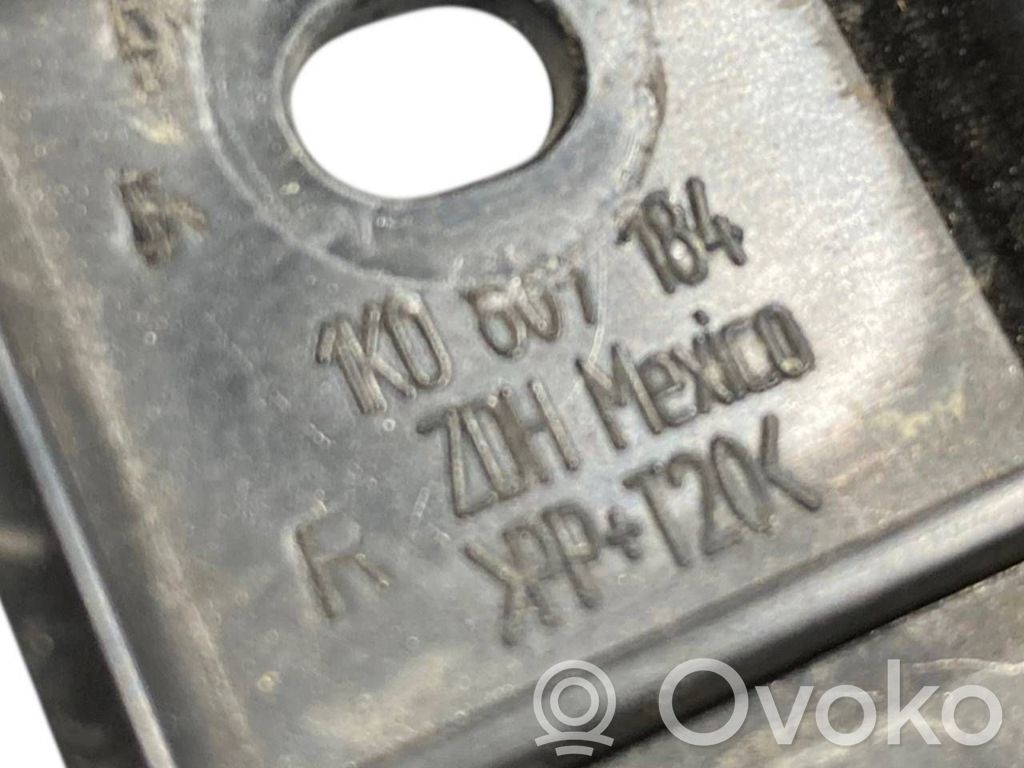 Priekšpusē bampera turētājs