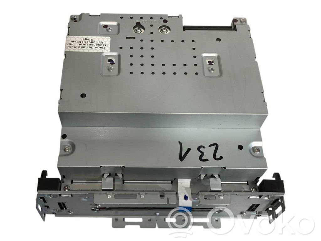 Radio / CD/DVD player / navigation
