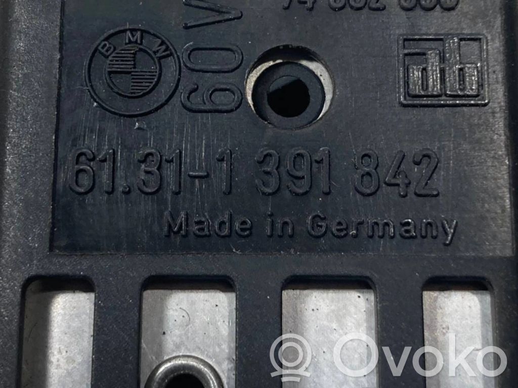 Paneļa apgaismojuma regulēšanas slēdzis