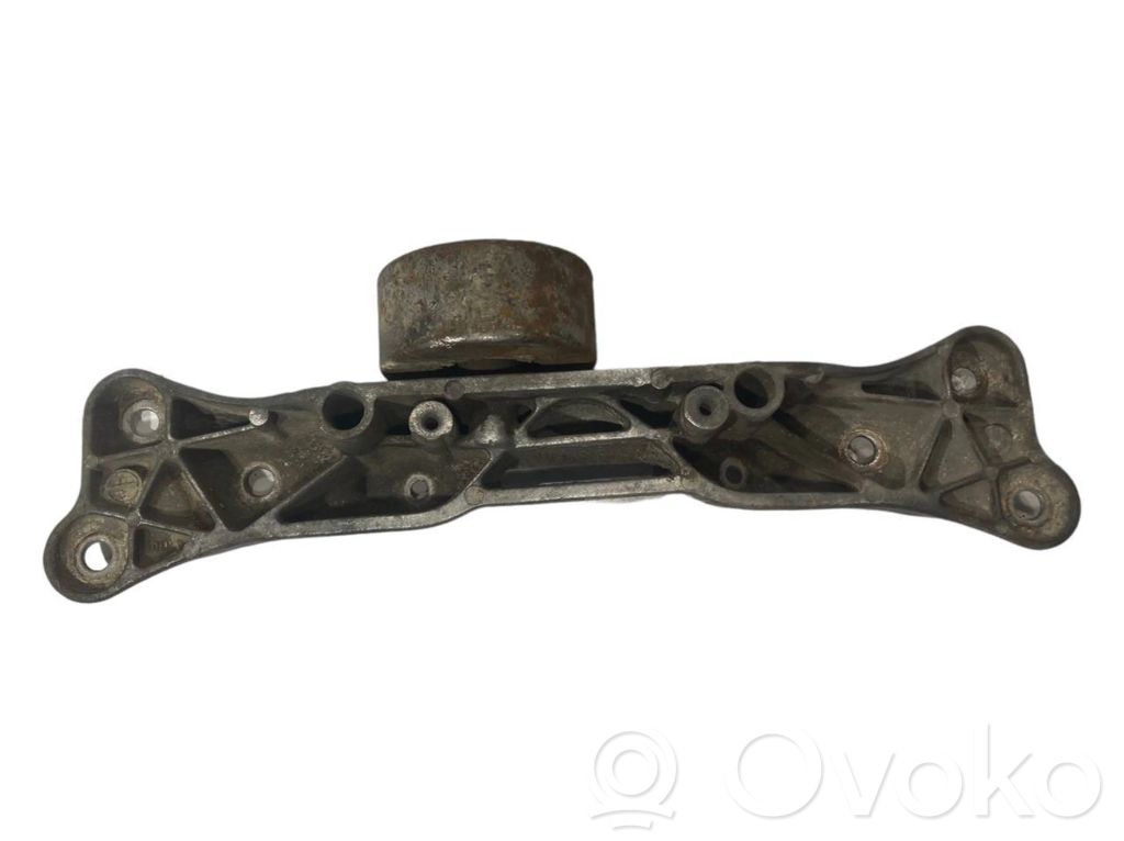 Transmission mounting bracket