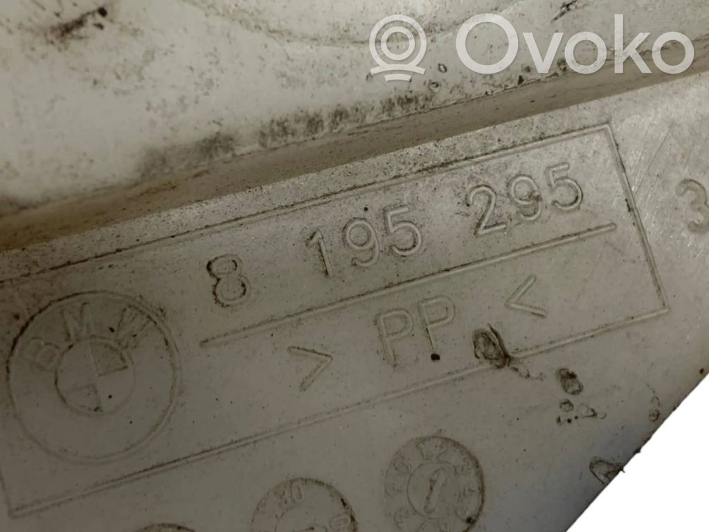 Priekšpusē bampera turētājs