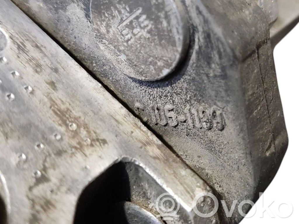 Steering wheel axle cross-joint