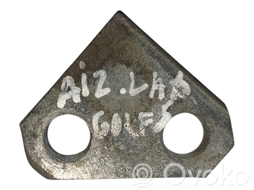 Aizmugurē augšējā vira (eņģe)