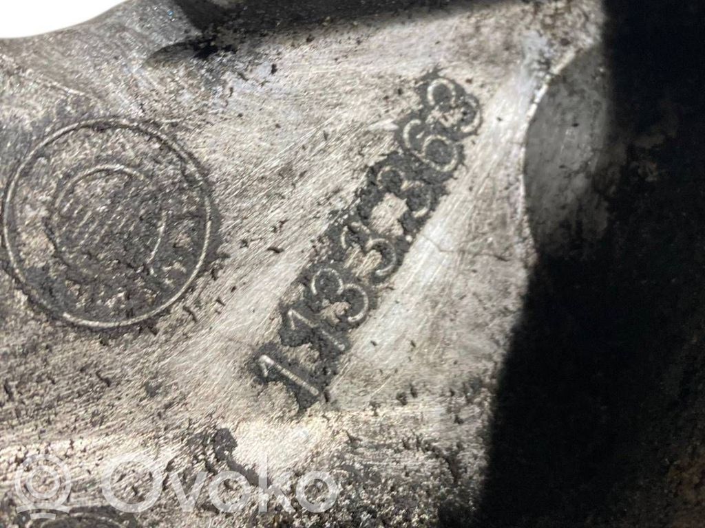 Dzinēja nostiprināšanas stiprinājums-kronšteins