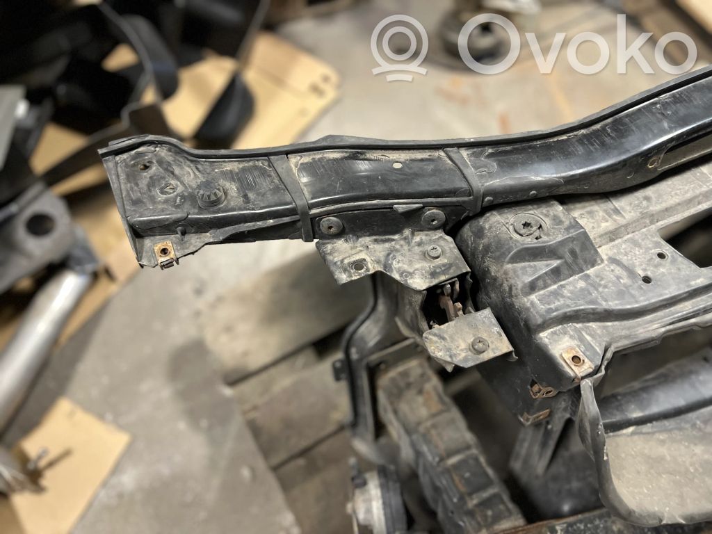 Radiatoru paneļa turētājs (televizora)