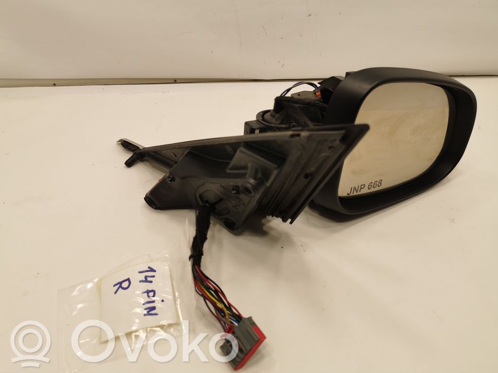 Mirror (electrically controlled)