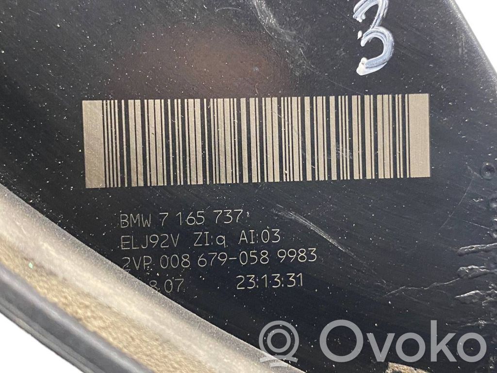 Aizmugurējais lukturis virsbūvē