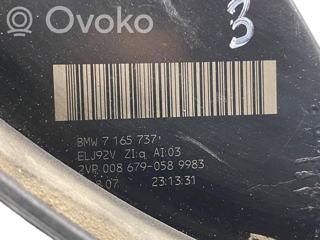 Aizmugurējais lukturis virsbūvē