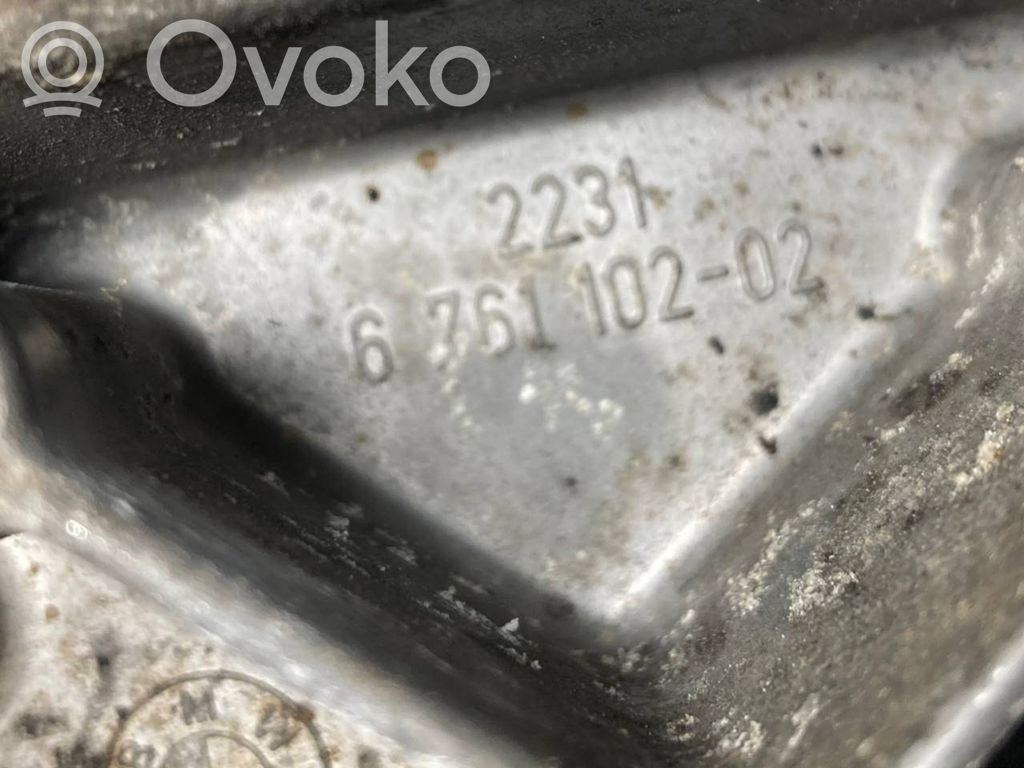 Transmission mounting bracket