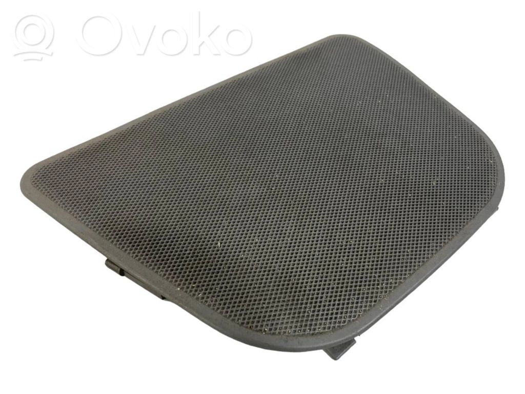 Side speaker trim
