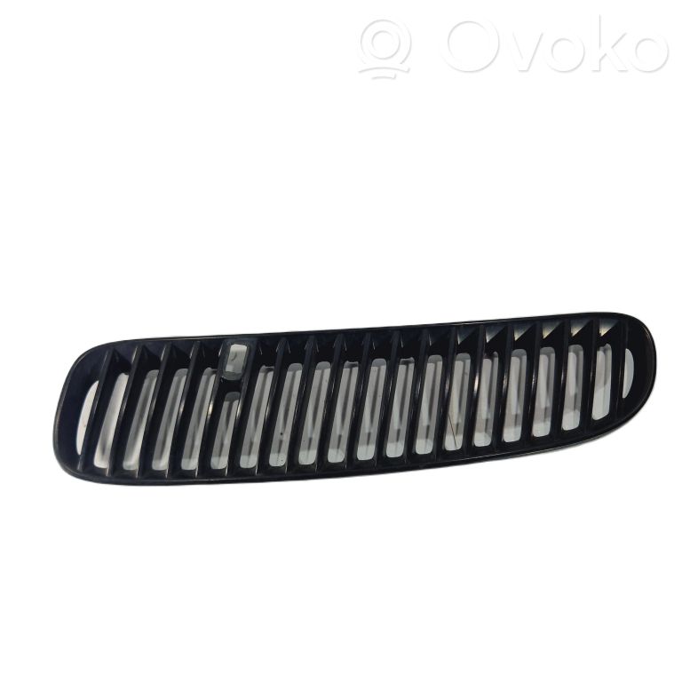 Bonnet decorative grille
