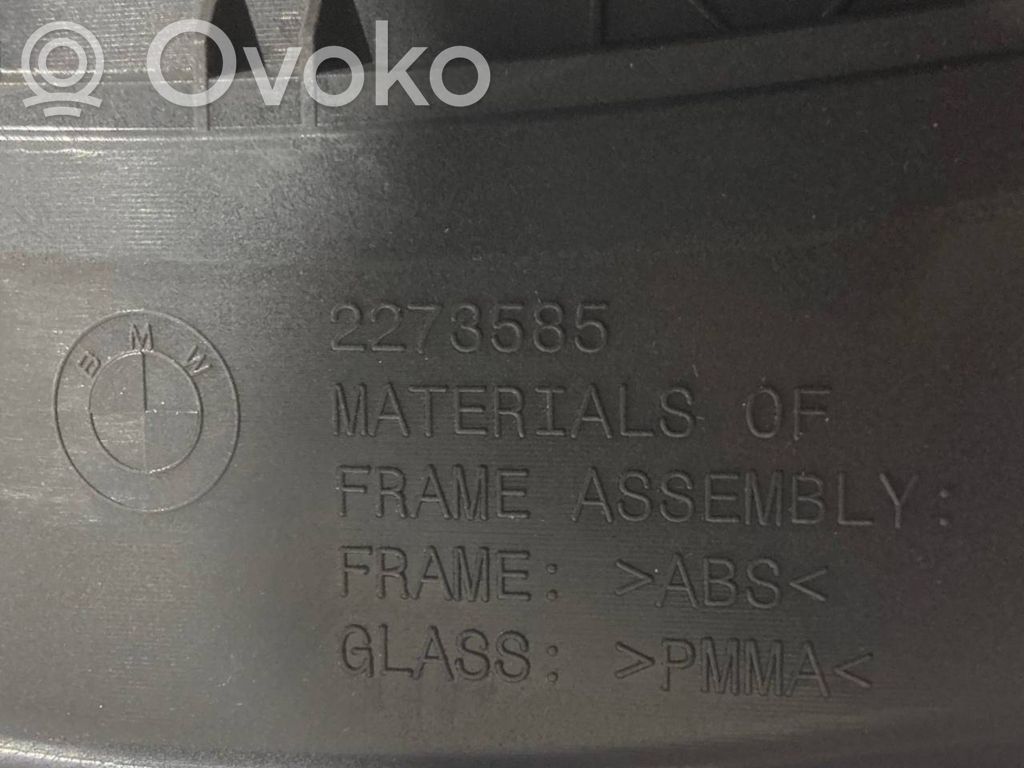 Speedometer (in the instrument panel)