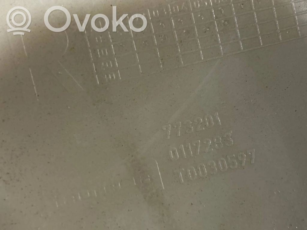 Priekšējo durvju apdare