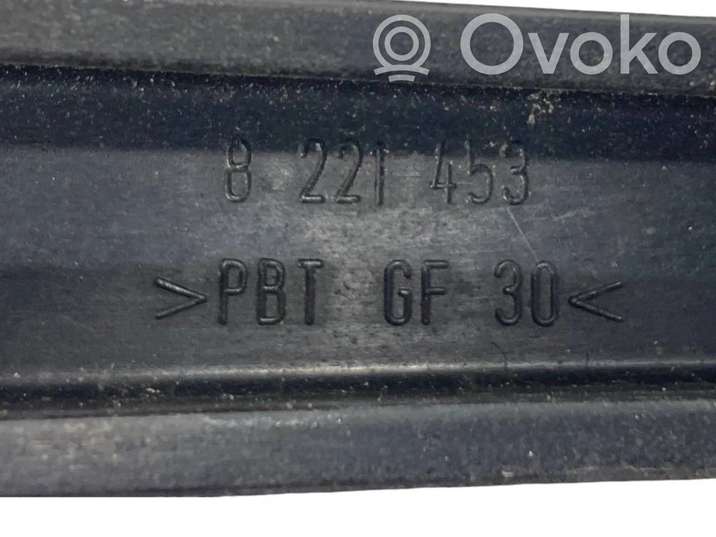 Aizmugurējā loga tīrītāja kājiņa