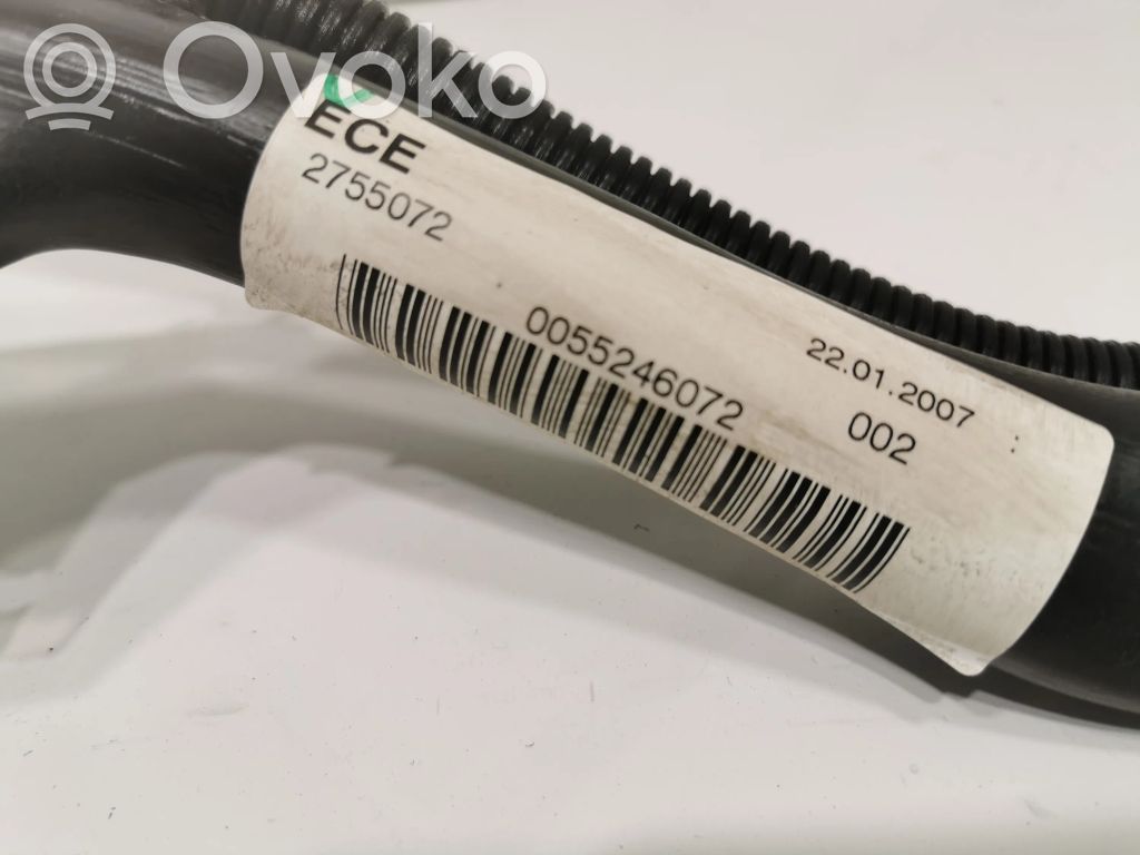 Degvielas tvertnes uzpildes caurule