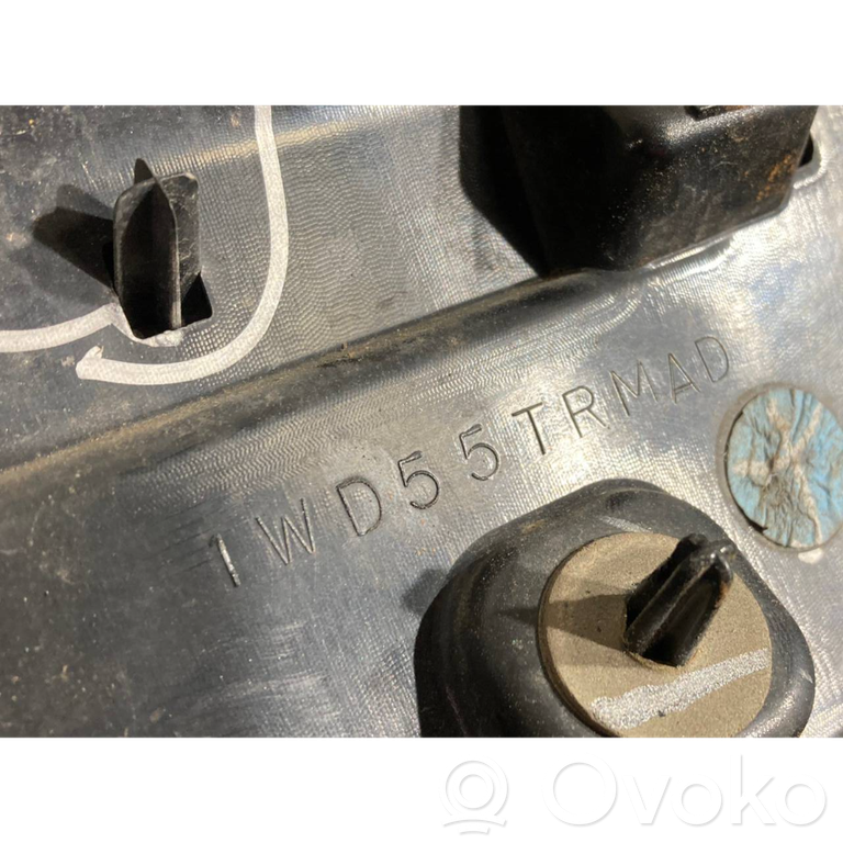 Bagāžnieka numura zīmes apgaismojuma līste