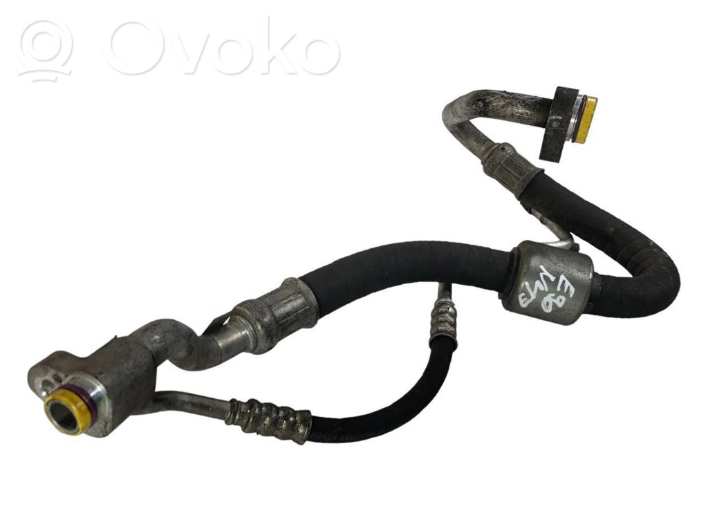 Air conditioner pipe(s) / hose(s)