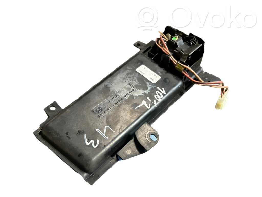 Cigarešu aizdedzināmais priekšā