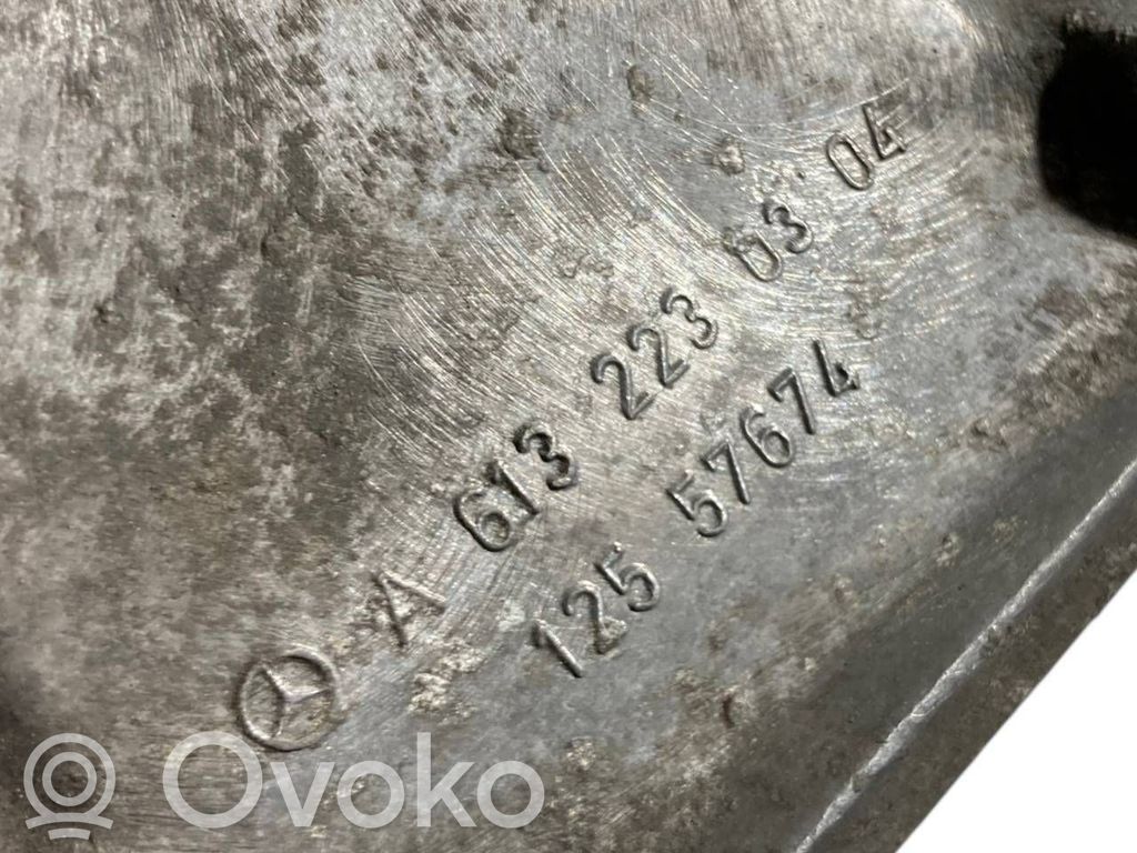 Dzinēja nostiprināšanas stiprinājums-kronšteins