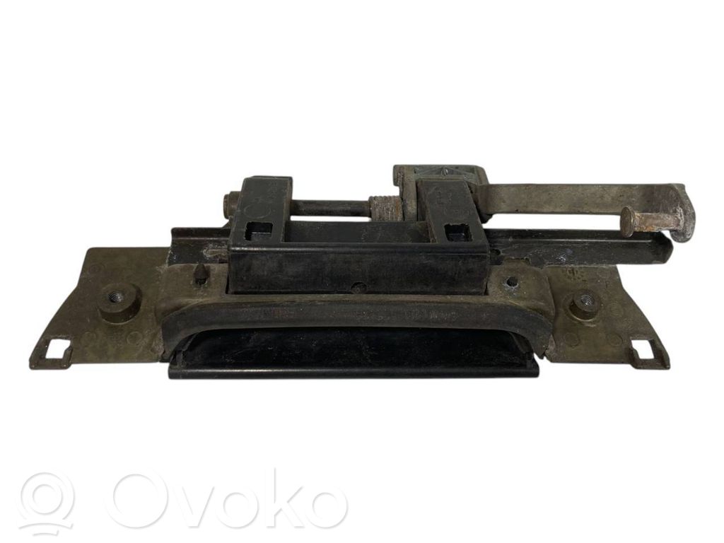 External opening handle