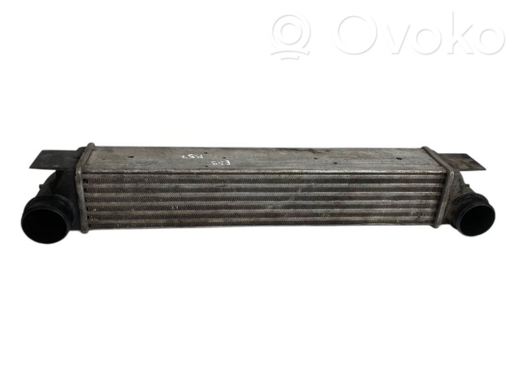 Starpdzesētāja radiators