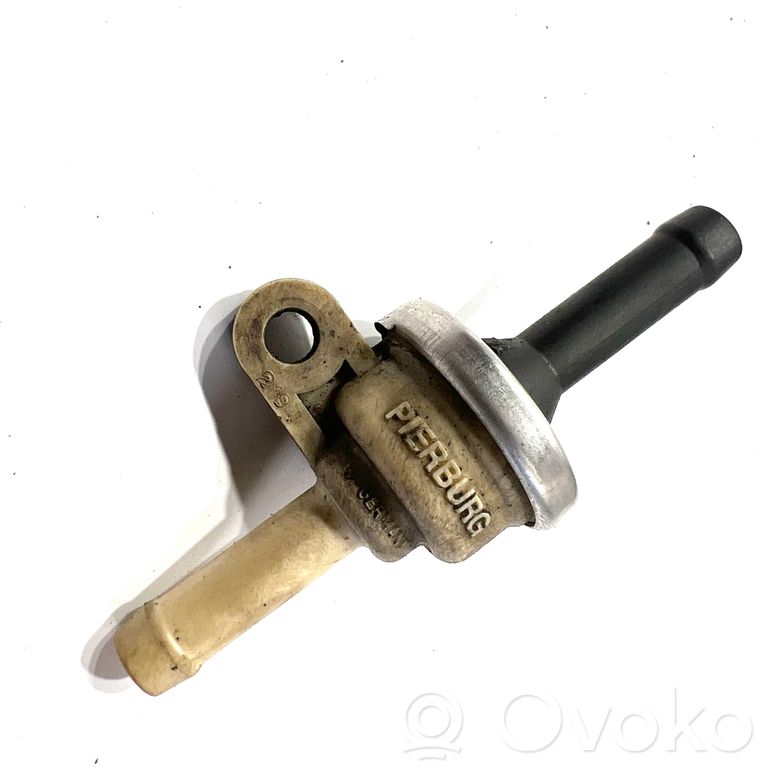 Degvielas caurulīte (-es)