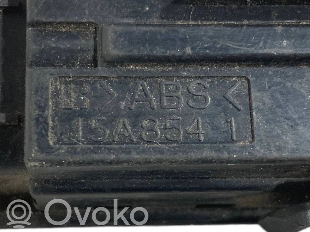 Automašīnas aizdedzes un startera slēdzis