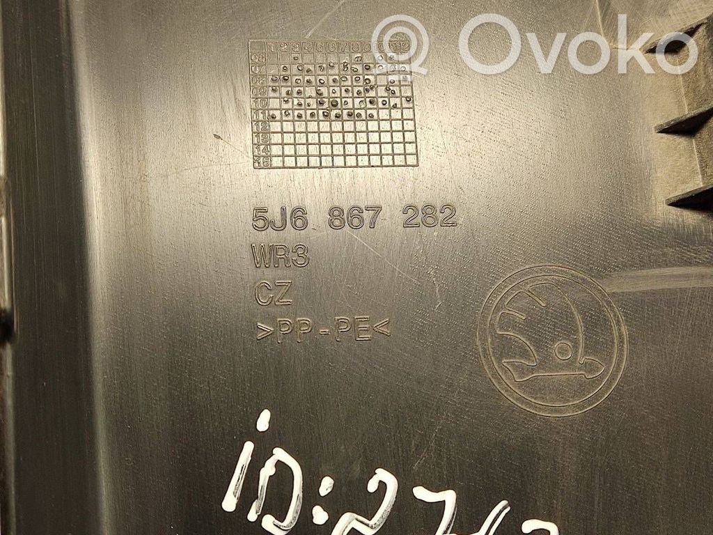 (B) statņa dekoratīvā apdare (apakšdaļa)