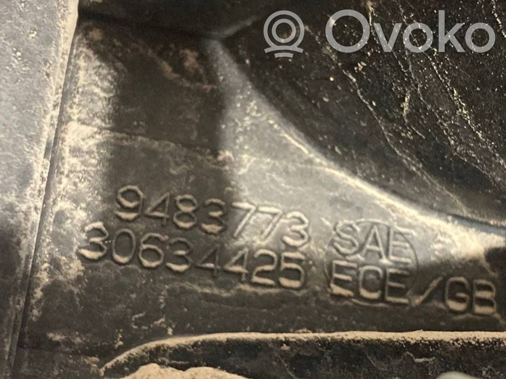 Aizmugurējais lukturis virsbūvē