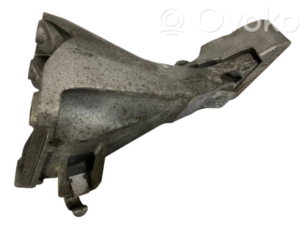 Engine mounting bracket
