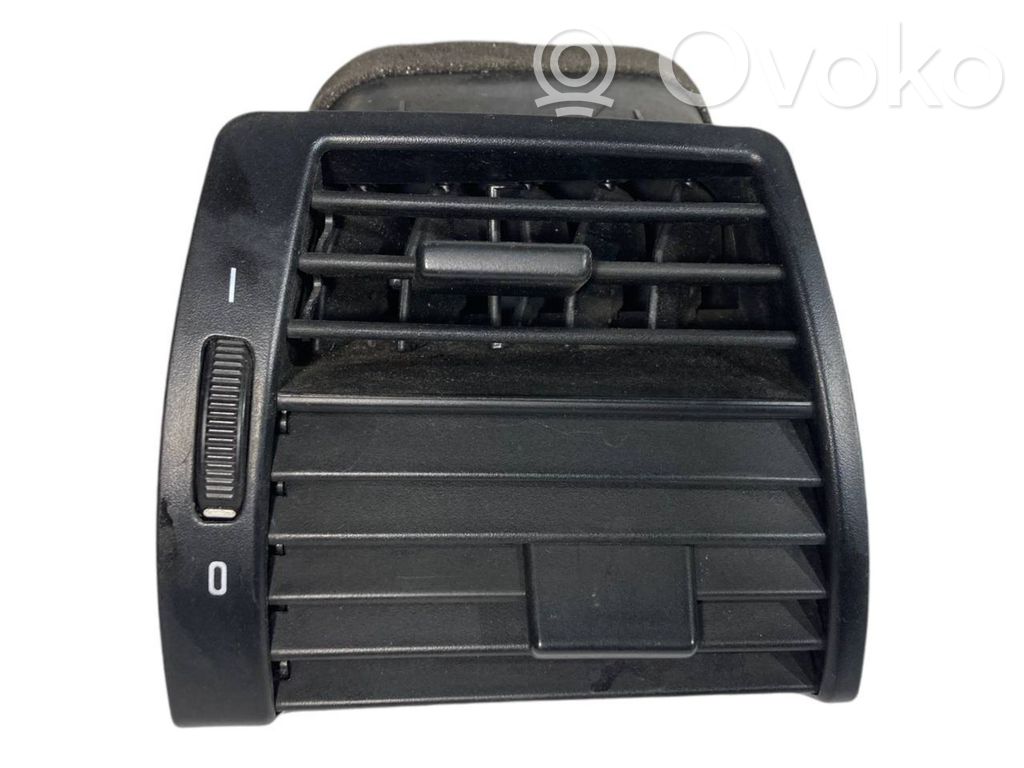 Боковая решетка воздухозаборника