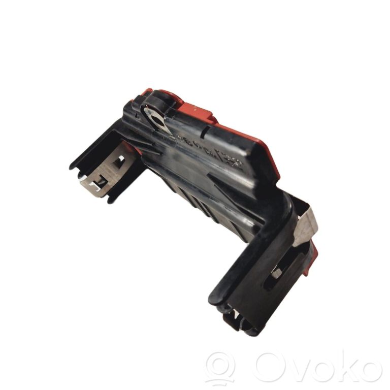 Positive wire connection assembly